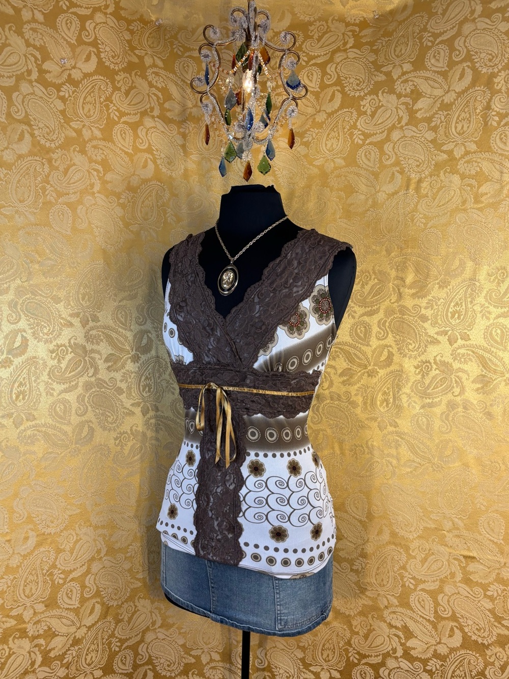 Moa Moa White and Brown Lace-Trimmed Printed V-Neck Camisole